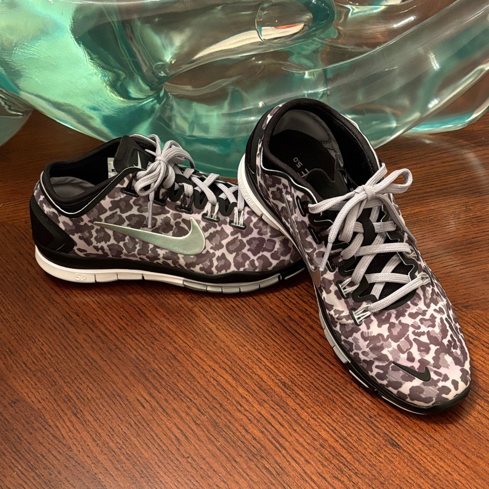 Nike Women's Athletic Shoes - Black and Gray Leopard Print